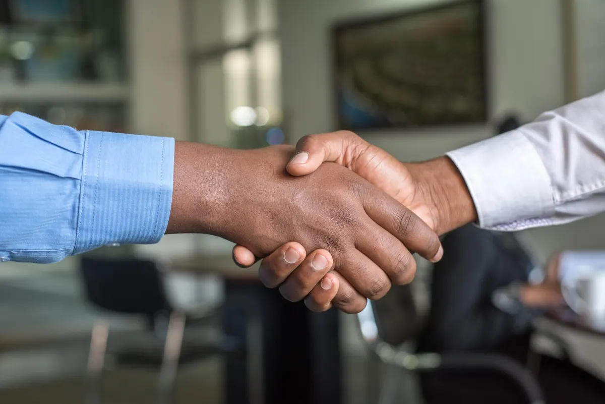 Quais acordos trabalhadores e chefes podem fazer?
