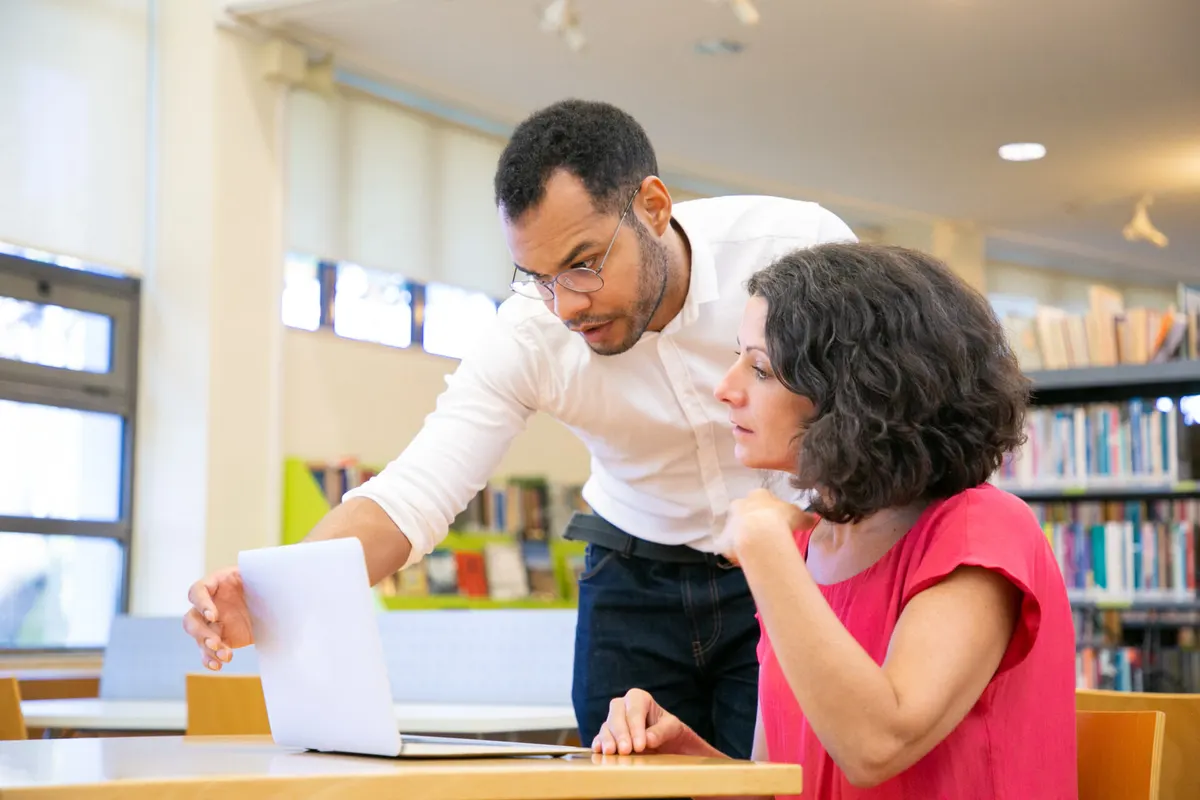 Direitos dos estagiários: O que empresas e estudantes precisam saber