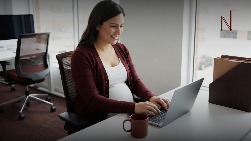 Entenda como funciona a licença-maternidade: quem tem direito, quanto tempo dura, quem paga e o que fazer se a empresa dificultar seus direitos.