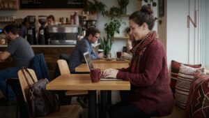 Salário-maternidade 2026: veja regras, valores, nova lei de 1 contribuição, estabilidade e como solicitar. Guia completo.